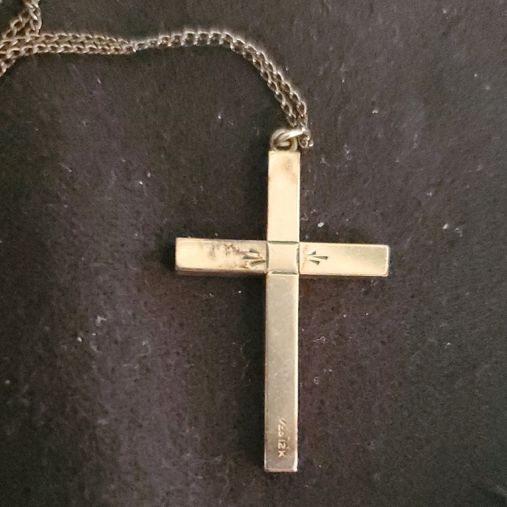 Vtg Gold Cross 12k 1/20 gf with etched design Pendant Necklace with 18" chain - Picture 3 of 5